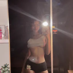 IMG Phikit Selfie 2