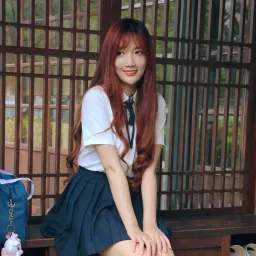IMG YOUNG GRILS UNIFORM RANDOM 3